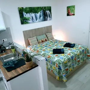 Zanca Center Free Luggage Storage Apartmán